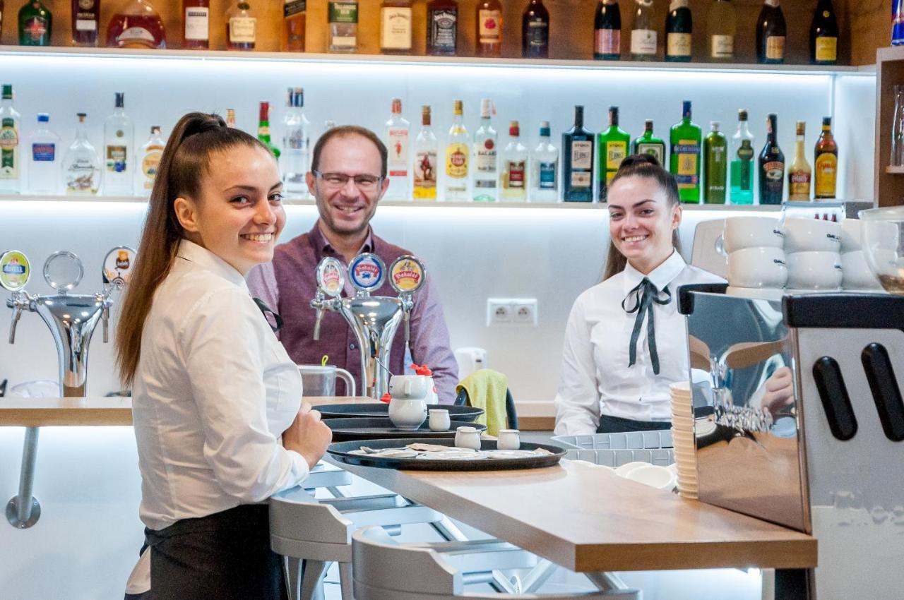 Hotel Salon Missen Trenczyńskie Cieplice Zewnętrze zdjęcie